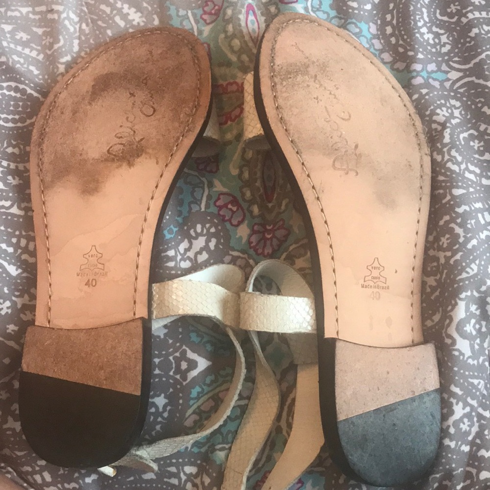 Sandals - Picture 3 of 5
